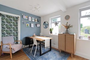 Furniss Avenue Dore
